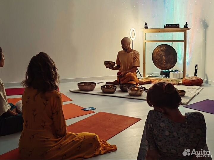 Звуковая медитация с тибетскими поющими чашами