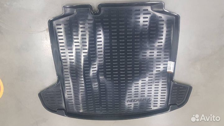 Коврик в багажник Toyota Camry (01)