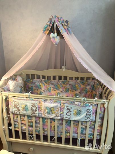 Бортики в детскую кроватку, балдахин, пастель