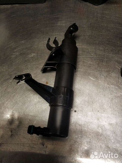 Форсунка омывателя фар VW Туарег 2007-2010 год