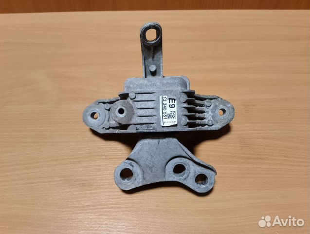 Опора двигателя передняя левая Chevrolet Cruze