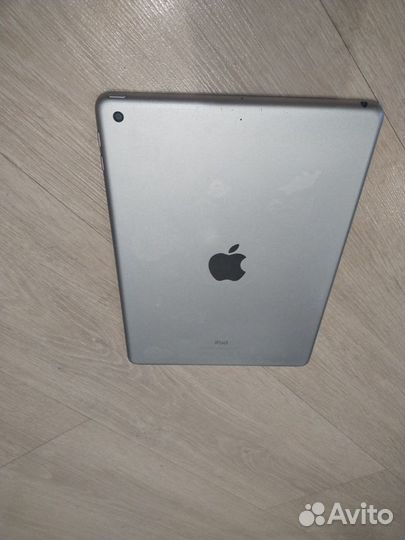 Продаётся iPad (5-го поколения)