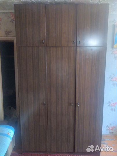 Шкаф