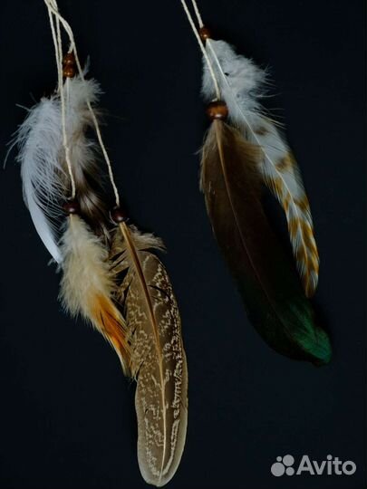 Настенное панно с перьями