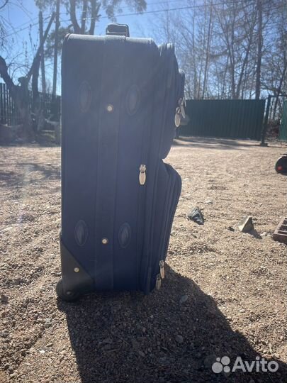 Чемодан на колесах
