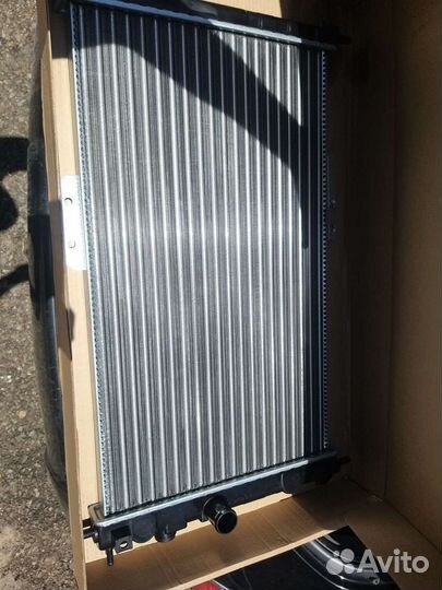 Радиатор охлаждения део нексия новый