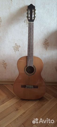 Классическая гитара cremona