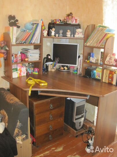 Компьютерный стол