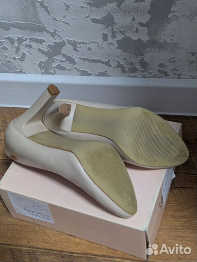 Туфли женские бежевые 37 размер
