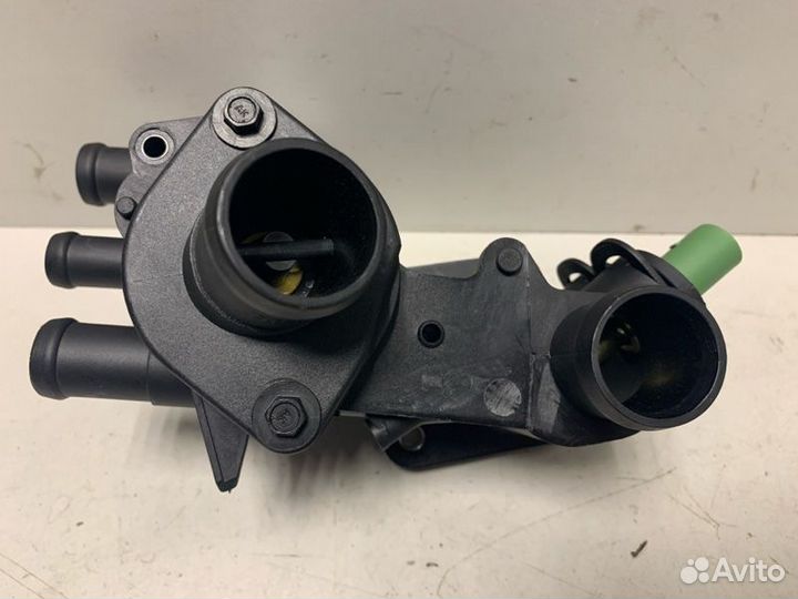 Фланец системы охлаждения Volksvagen Golf Iv/Bora