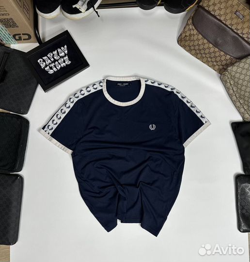Футболка fred perry с лампасами