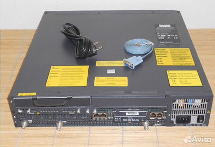 Маршрутизатор Cisco uBR7100 Series