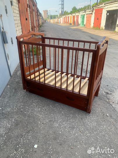 Детская кроватка