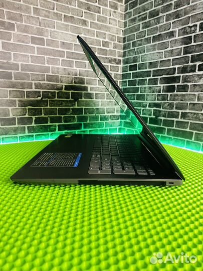 Мощная игровая зверюга Lenovo