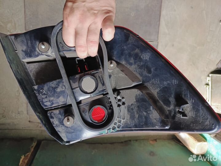 Задний правый фонарь лада гранта