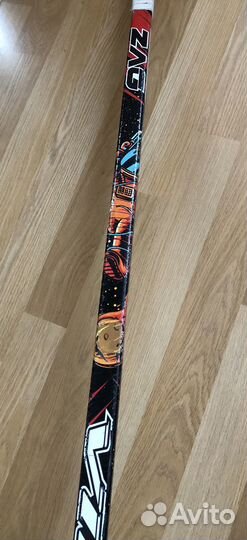 Клюшка Vikkela 35 и налокотники Warrior