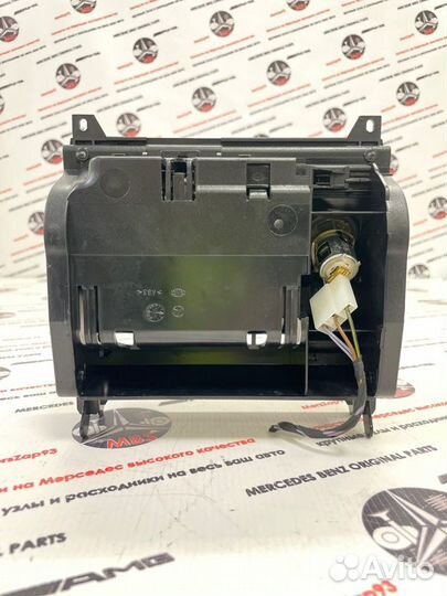 Пепельница торпедо Mercedes E-Class W210