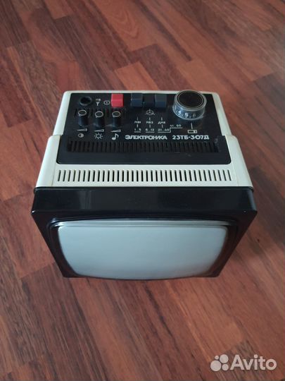 Переносной телевизор СССР