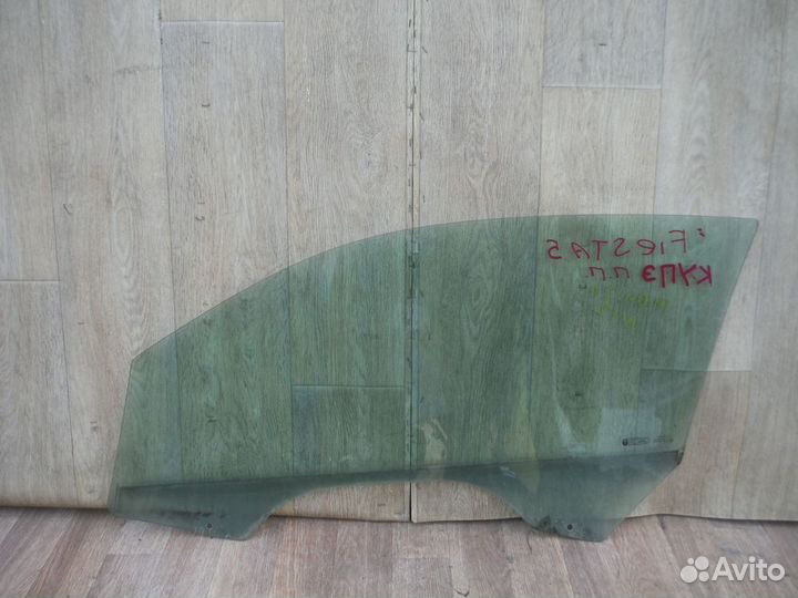 Стекло двери передней правой (№12) Ford Fiesta 5