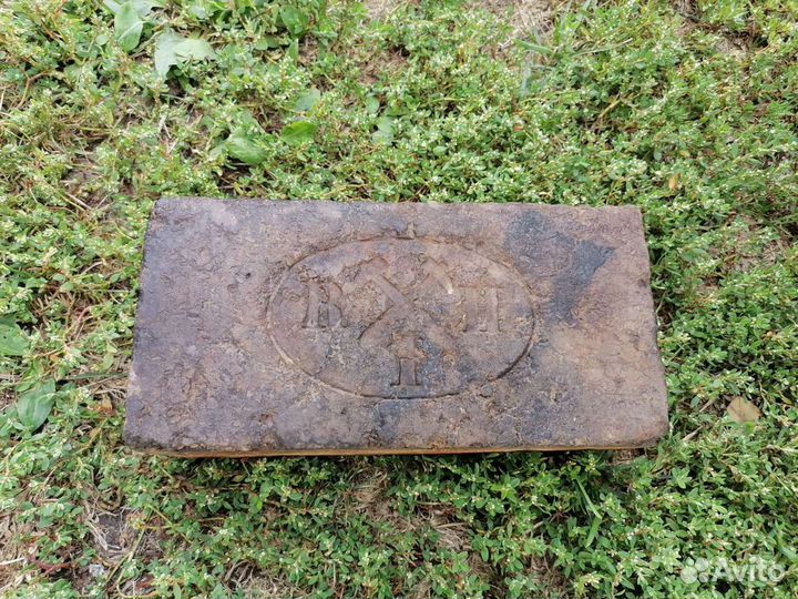 Кирпич с клеймом