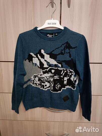 Свитер на мальчика 134