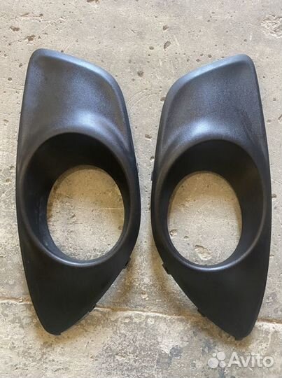 Заглушка переднего бампера противотуманной фары