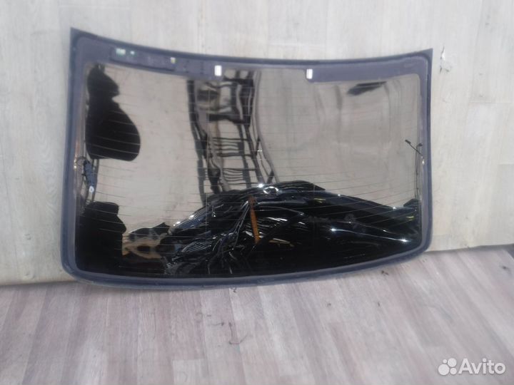 Стекло заднее Volkswagen Passat B6 2007