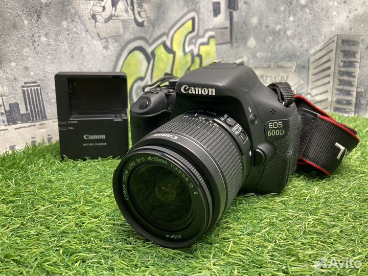 Canon 600D kit 18-55mm 3.5-5.6 IS II 12.300 кадров