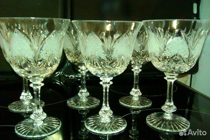 Хрустальные фужеры, бокалы, рюмки на ножках