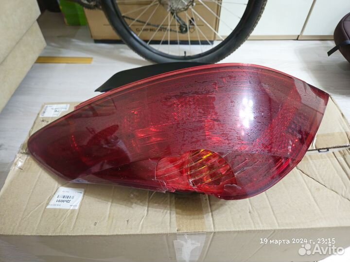 Фонарь задний левый peugeot 308