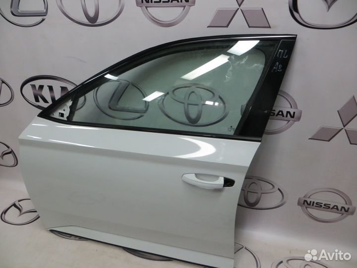 Дверь передняя левая Skoda Superb III