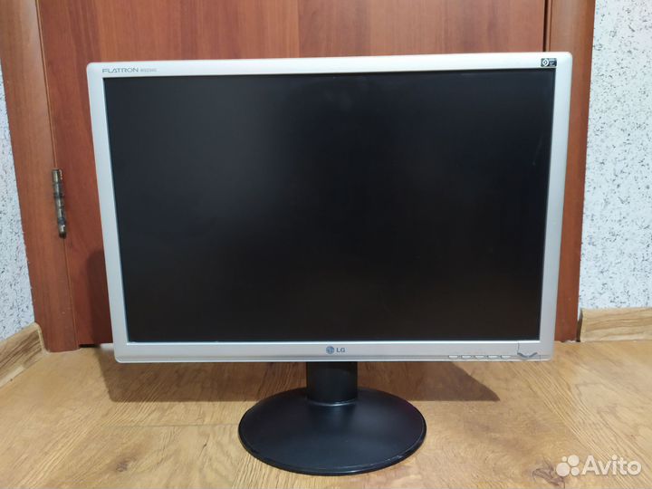 Монитор LG Flatron W2234S-SN
