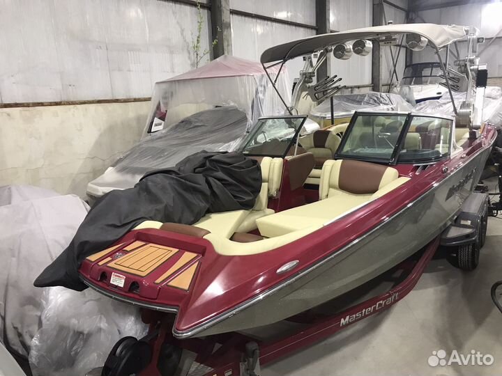 Катер Буксировщик MasterCraft X-46