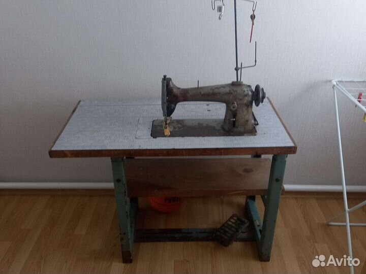 Швейная машина