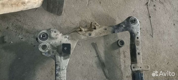 Подрамник toyota camry v50