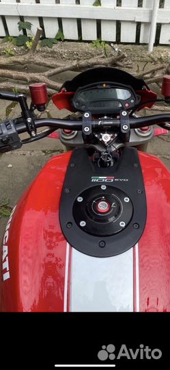 Ducati Monster 1100EVO