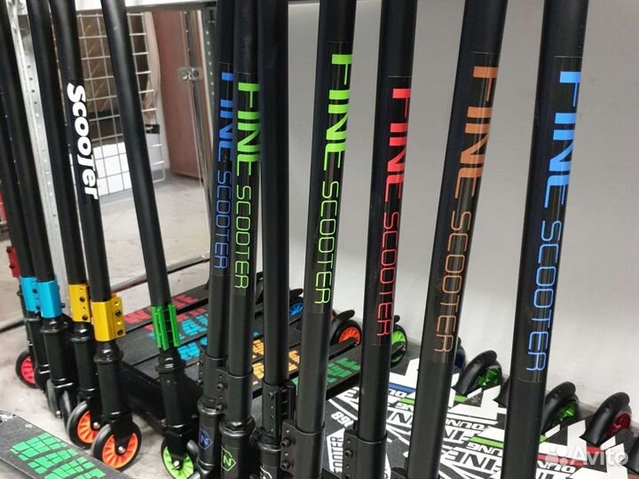 Трюковый самокат зеленый