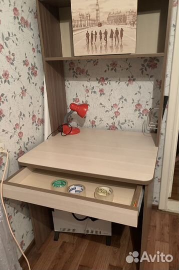 Школьный стол