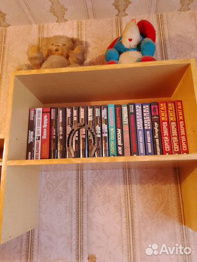 Полка книжная