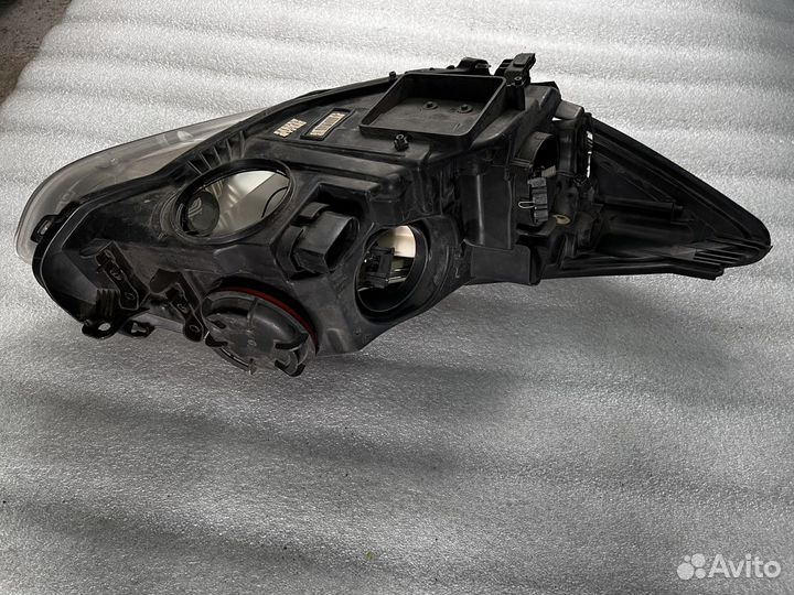 Фара правая Peugeot 207 2006-2009