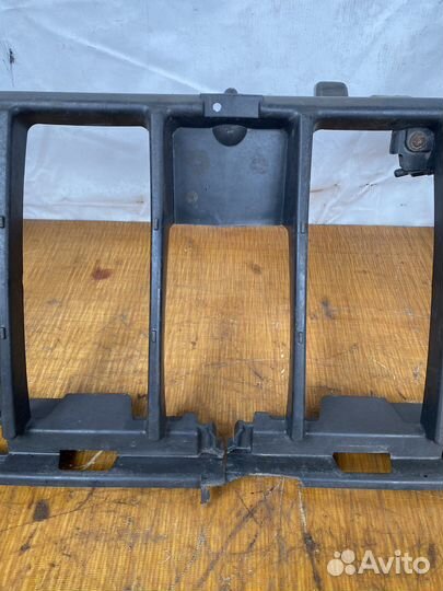 Рамка радиатора панель Jeep Liberty KJ Либерти