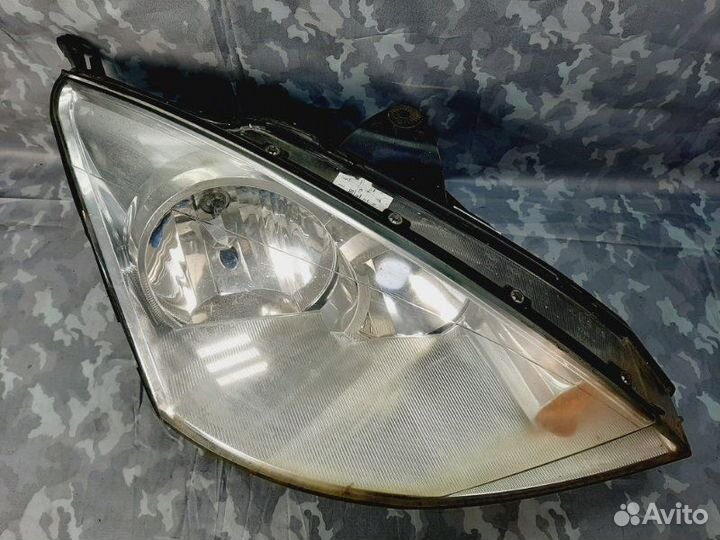 Фара передняя правая Ford Focus 1998-2004