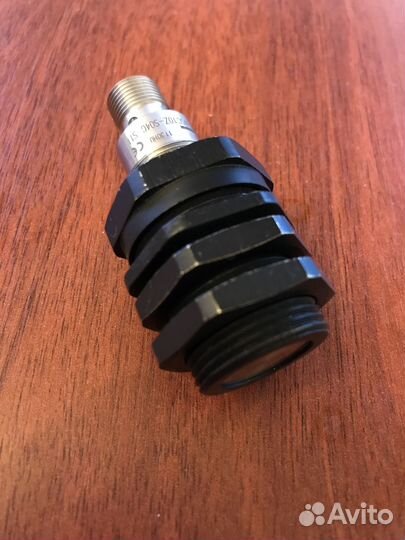 Индуктивный датчик Balluff BES02Y2