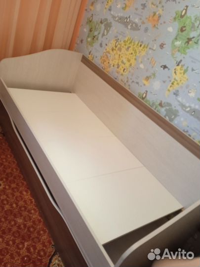 Кровать односпальная с матрасом