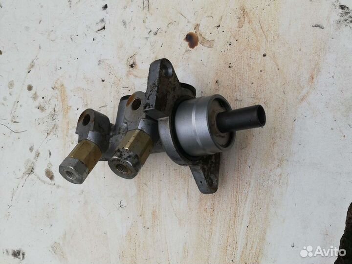 Главный тормозной цилиндр Шевроле Авео Т255