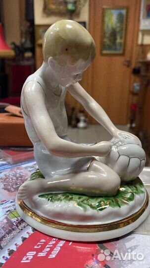 Статуэтка юный футболист Чудово