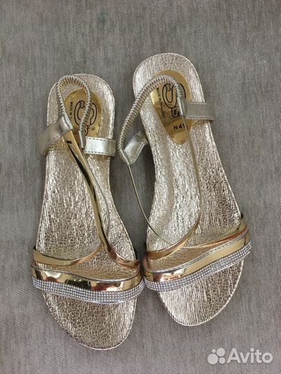 Босоножки новые
