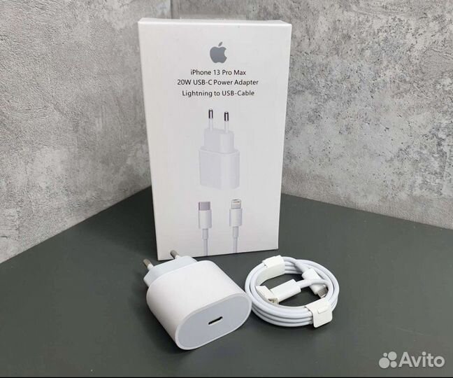 Быстрая зарядка на iPhone 20w + кабель