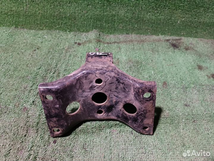 Кронштейн кпп Nissan Almera N16 рестайлинг (2002—2