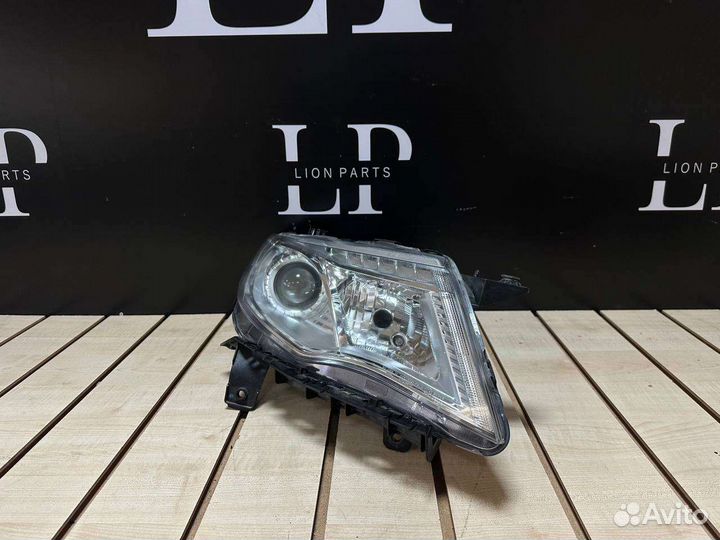 Фара правая галоген Geely Atlas 2016